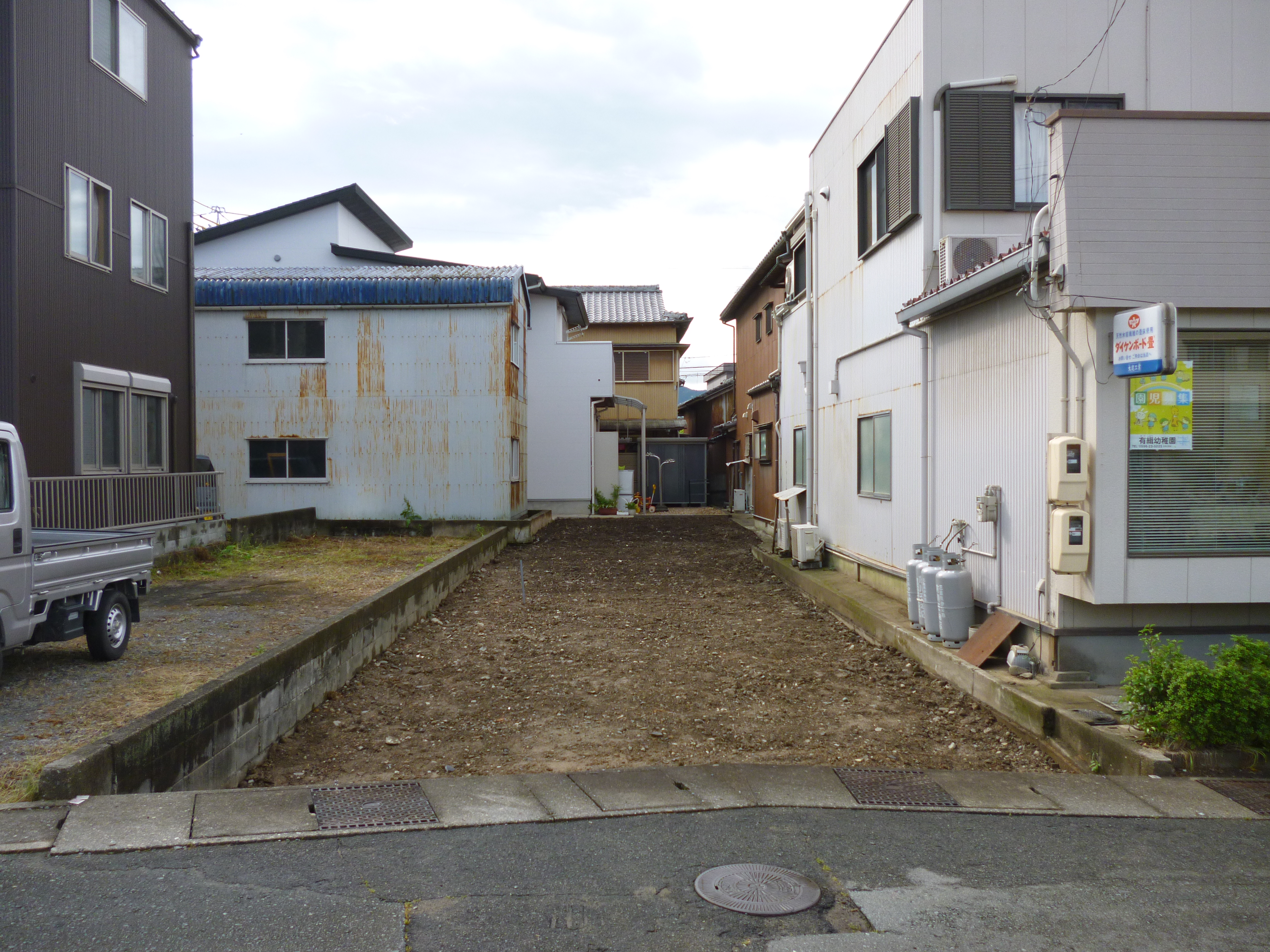 狭小住宅密集地でも安心の解体工事を！